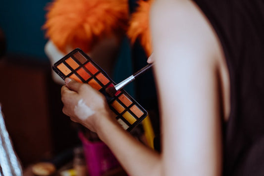 How to Create Professional Makeup Looks with Eyeshadow Palettes - Vatarie Cosmetics